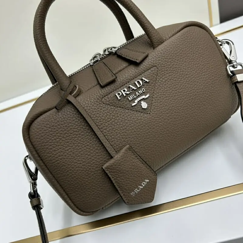 prada aaa qualite sac a main  pour femme s_11a30313